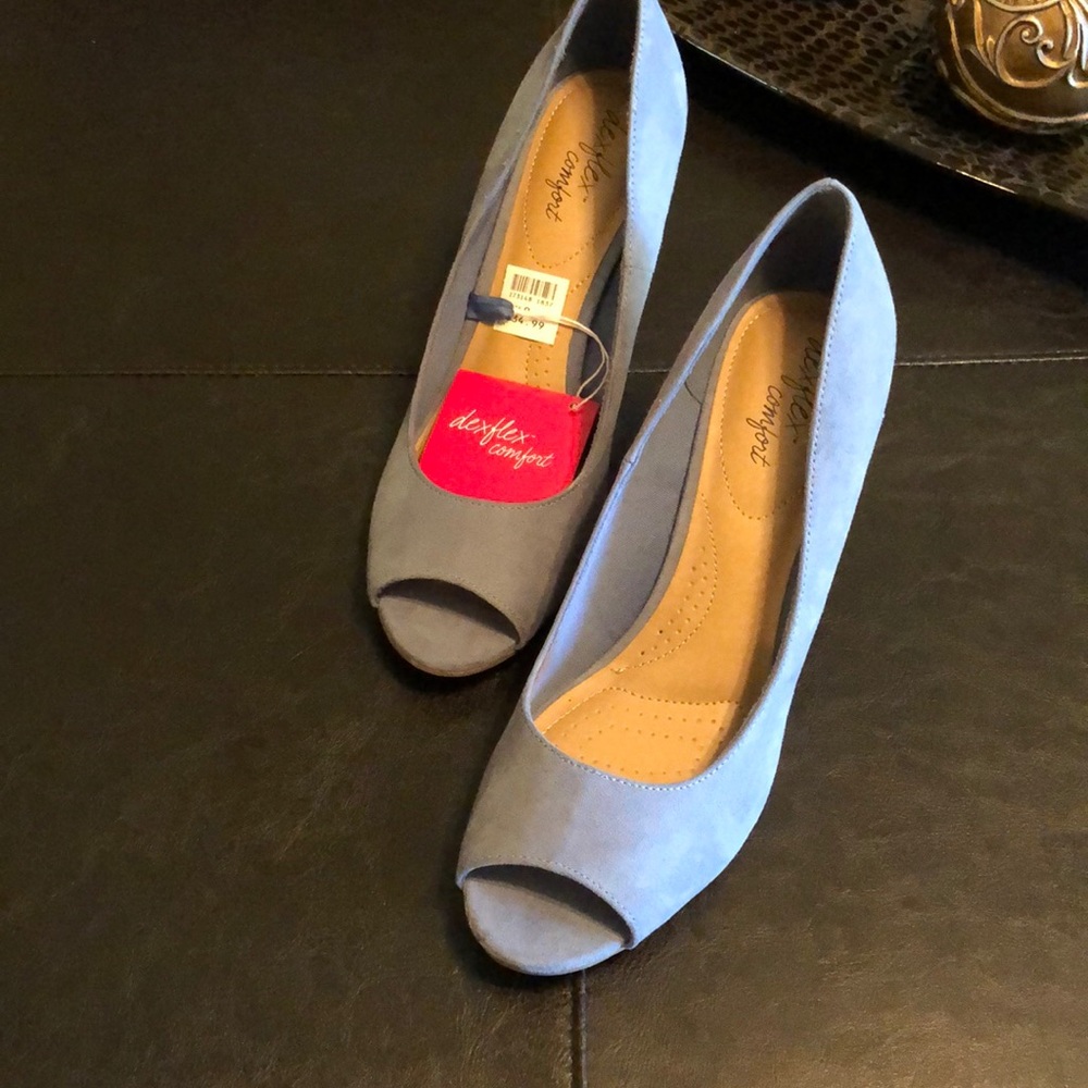 💐💐Cute, powder blue wedges